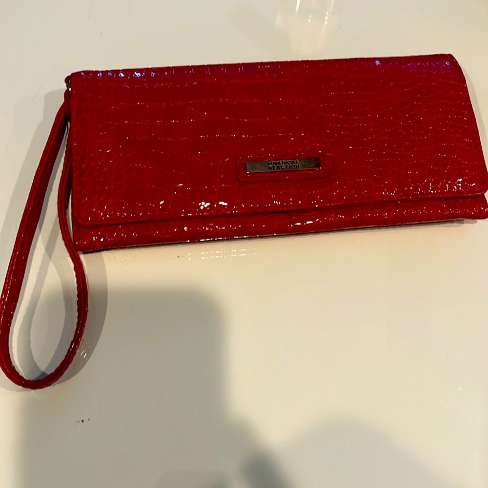 Wristlet Kenneth Cole red snakeskin